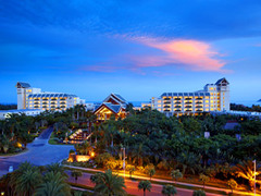 5-Star Hospitality Internship with the Hainan Study-Work-Travel Program