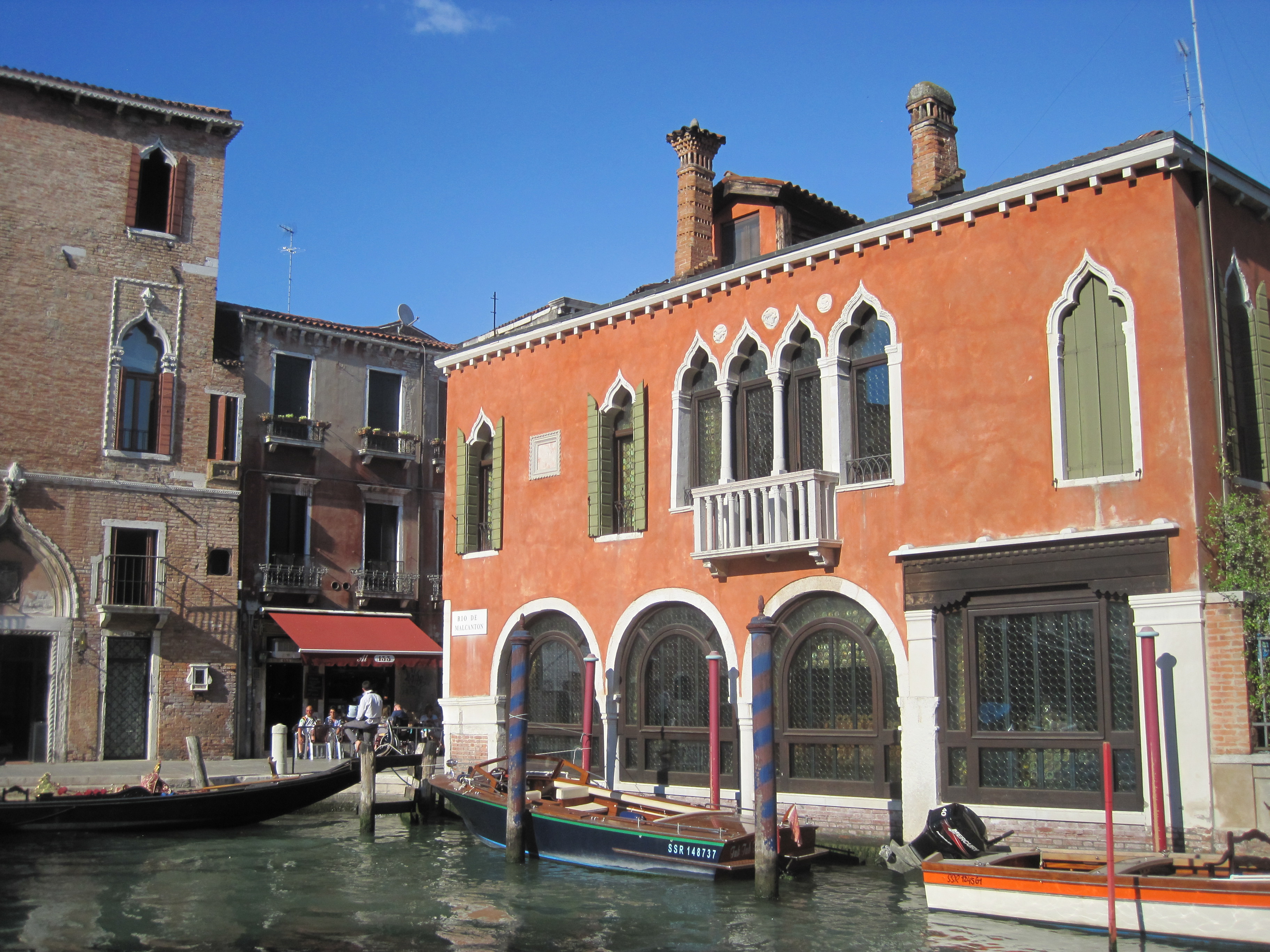 Hotel Dalla Mora - The Perfect Cheap Hotel to Stay in Venice