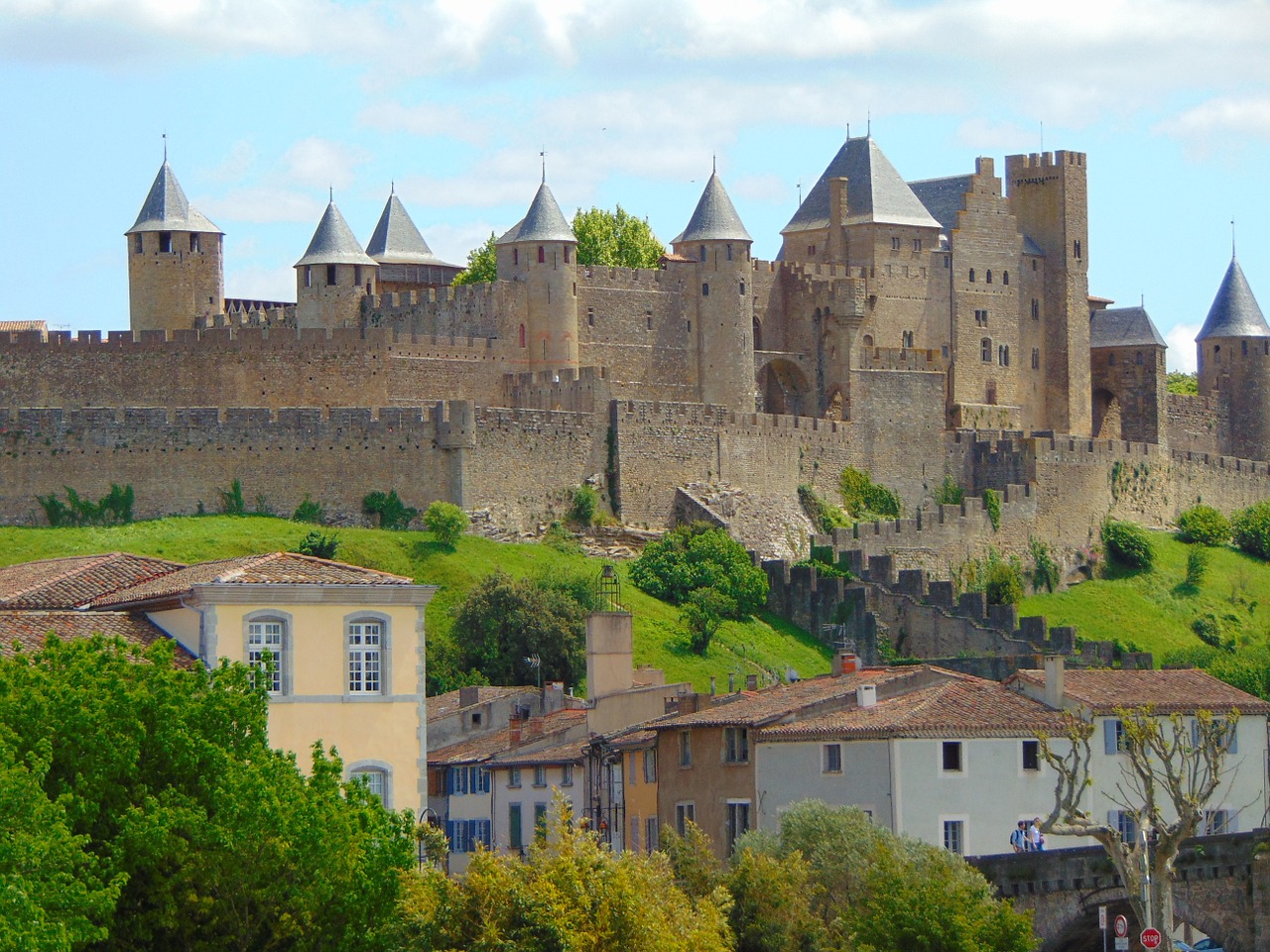 Get the Best Ways to Get to Carcassonne Castle