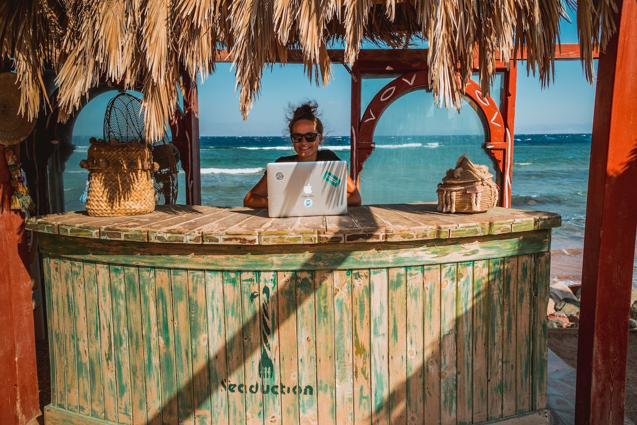 10 Tips to Become a Digital Nomad in 2024