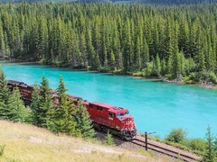 What to Know Before Travelling from the USA to Canada By Train