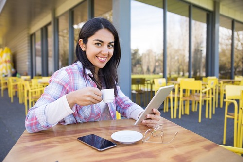 How a Quick Lunch Read Can Supercharge Productivity