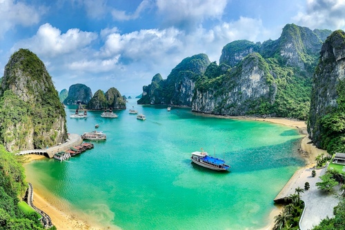 Starting a Gap Year or Career Break With a Tour: Using the Black Friday Sales as a Launchpad